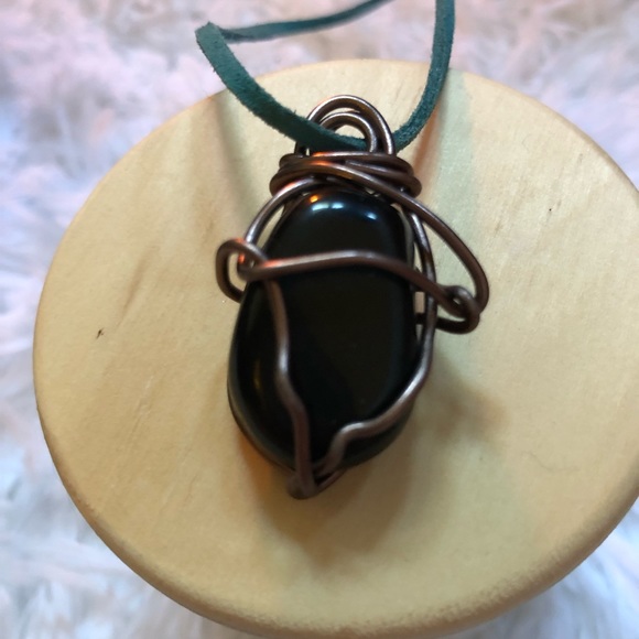 🌙 handmade wire-wrapped crystal necklace 🌙 - Picture 2 of 3